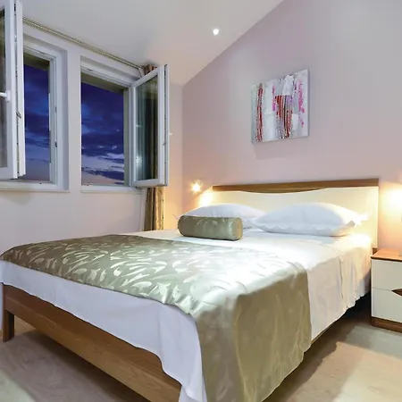 Vakantiehuis Beautiful In Veliko Brdo Makarska