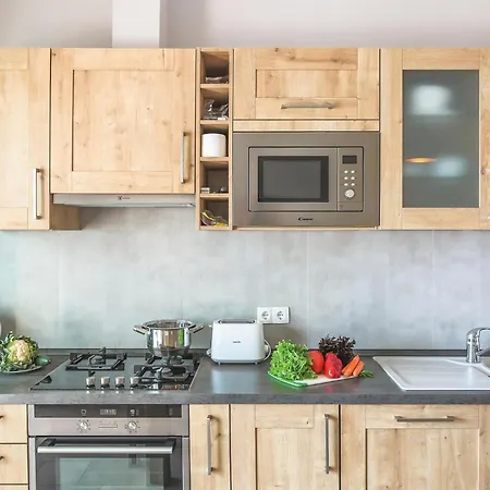 Gorgeous In Veliko Brdo بيت للعطل ماكارسكا