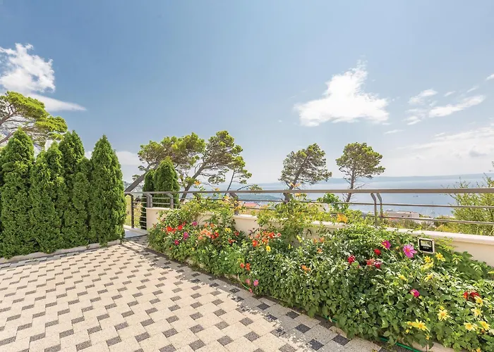 Gorgeous In Veliko Brdo * ماكارسكا