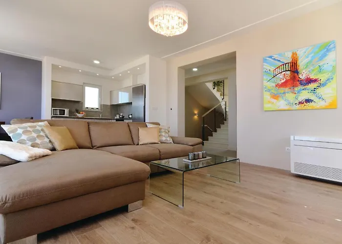 Gorgeous In Veliko Brdo بيت للعطل