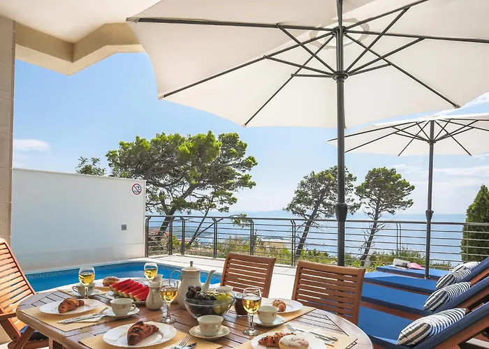 Gorgeous In Veliko Brdo ماكارسكا