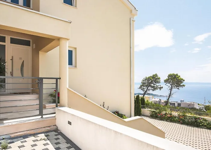 Gorgeous In Veliko Brdo بيت للعطل